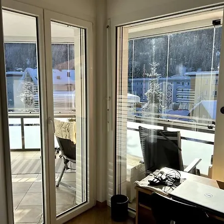 Appartement Cozy 4 Minutes Drive To Wef
